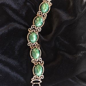 Emerald green braclet